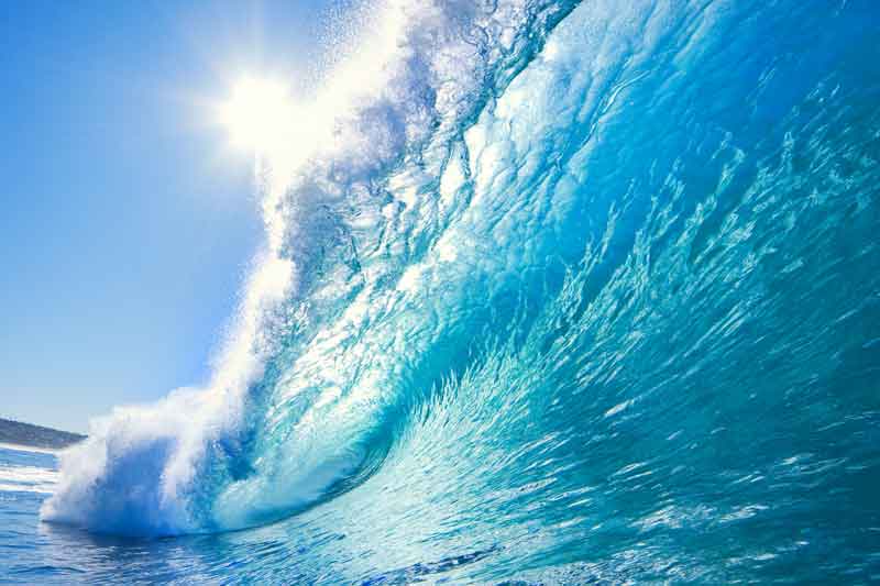 clean ocean, wave crashing down